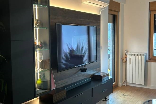 Namešten 3.0 stan u Zemunu, sa garažom, 70m2