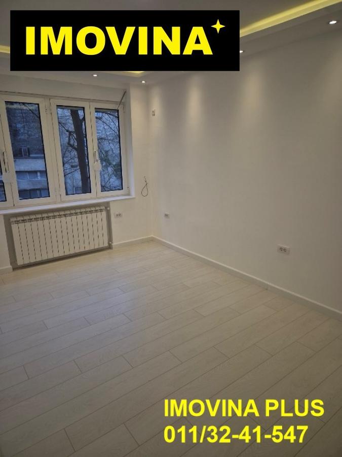 Lux, dvosoban stan u centru - Skupština