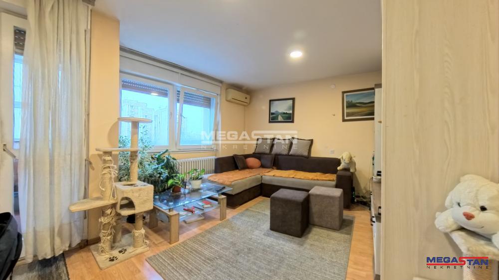 Dunavski kej, trosoban stan