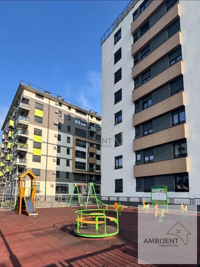 Dvosoban stan u Zelenoj Aveniji,52m2