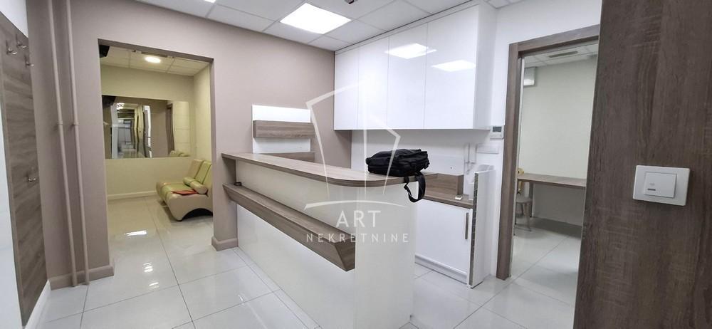 Blok 62, poslovni prostor 308 m2, idealan za medicinsku dela