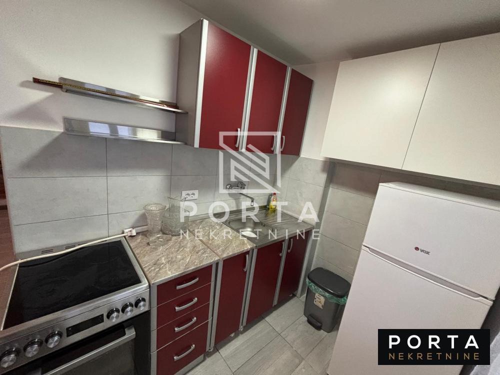 Stan 77m2 trosoban u blizini Hajd parka ID#1613