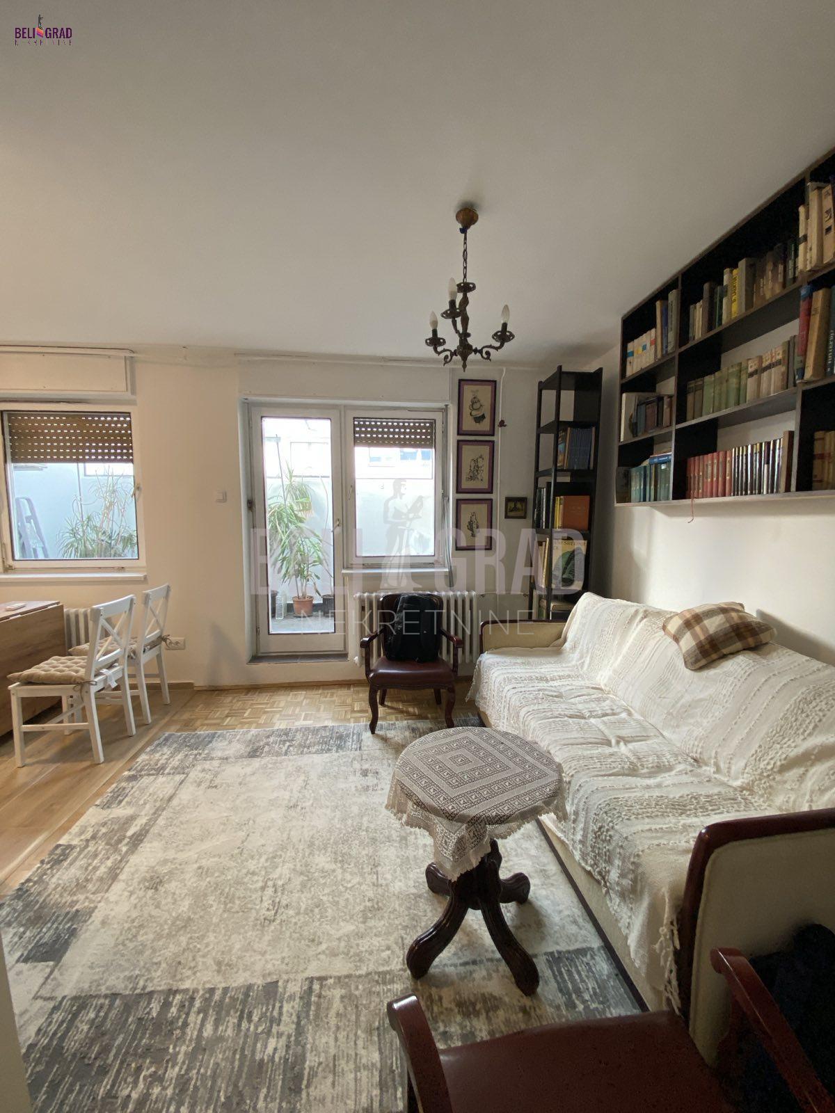 Odlična lokacija, trosoban, renoviran