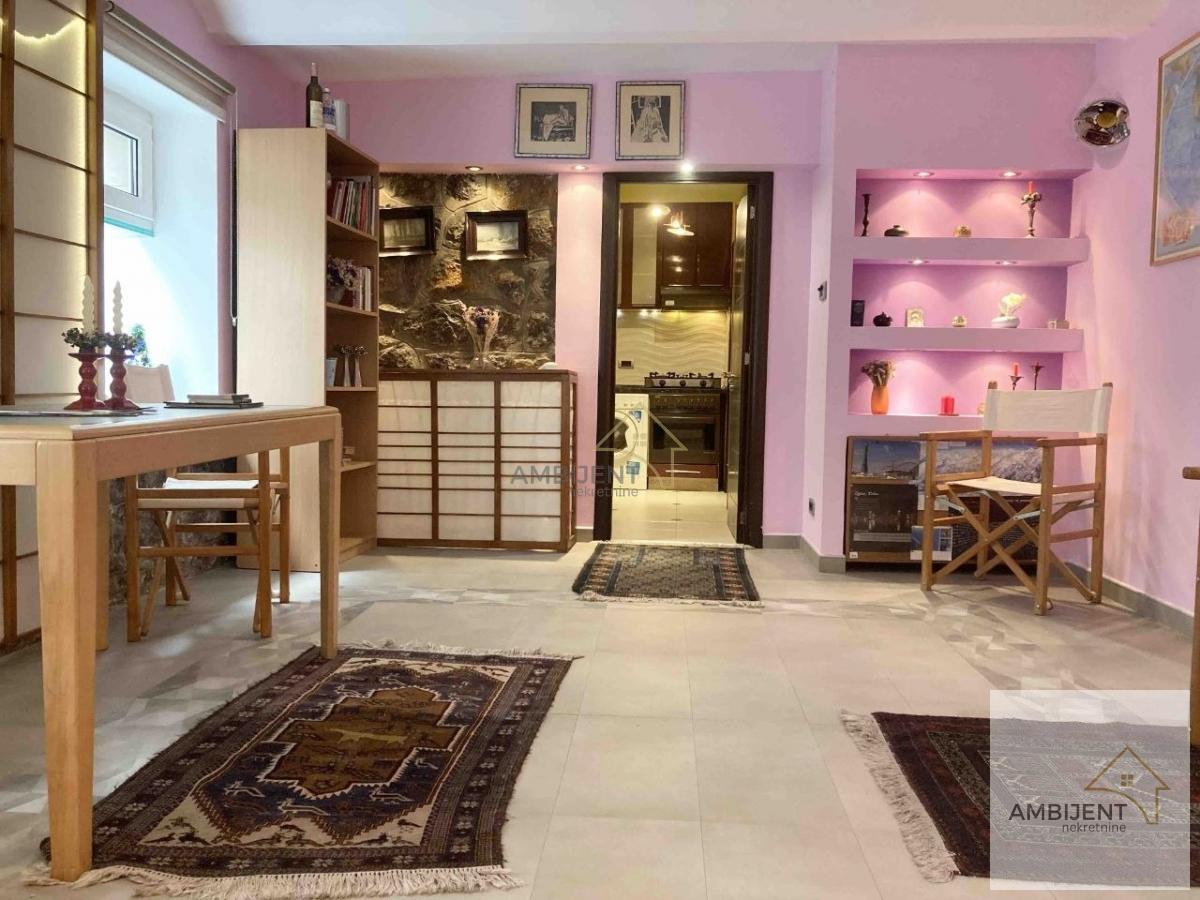 Komforan dvosoban stan u mirnoj ulici na Voždovcu, 83m2