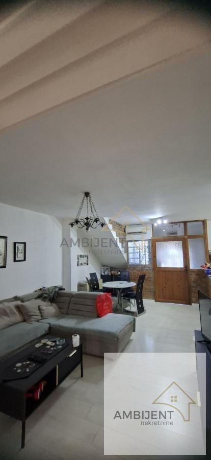 Trosoban stan u Zemunu, 55m2