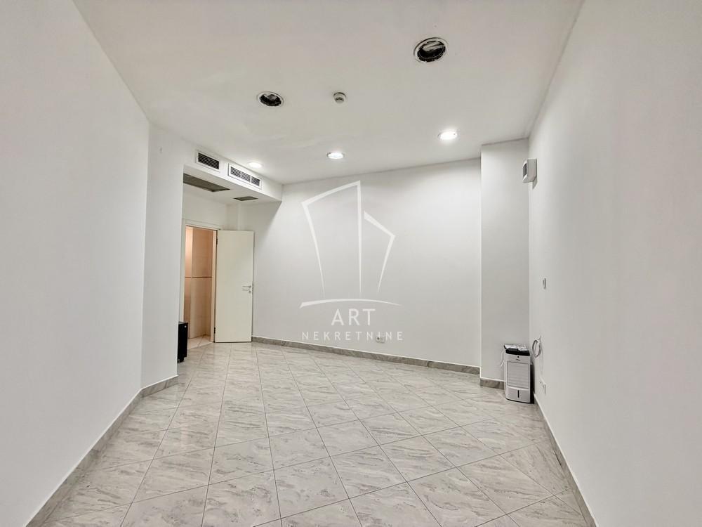 Jedinstvena poslovna prilika u centru ID#13710