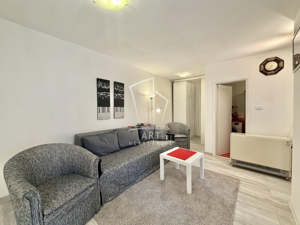 Zemun, Bežanijska, kompletno namešten ID#13737