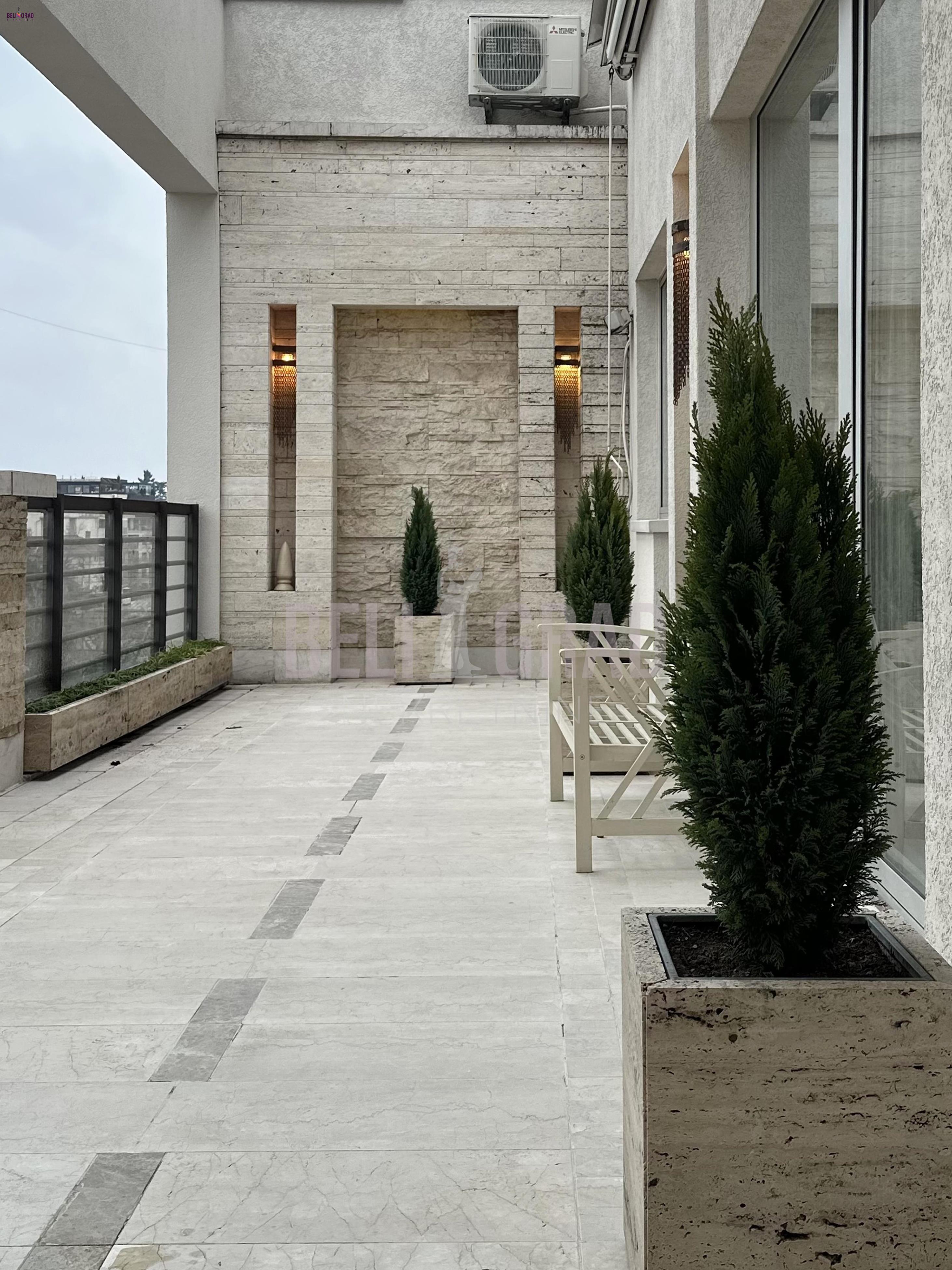 Savršen dom, garažno mesto