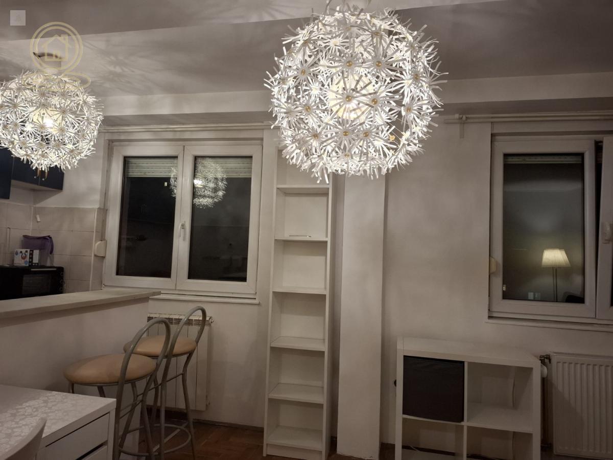 Izdavanje garsonjere 25m² Centar Novi Sad – odlična lokacija, lift, nameštena