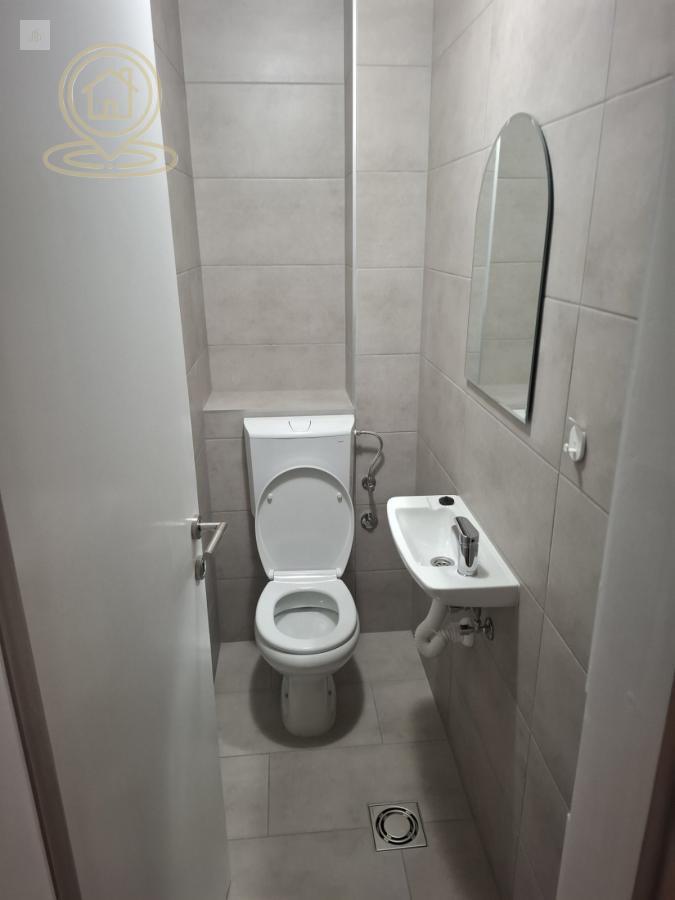 Izdavanje četvorosobnog stana 96m² Rotkvarija  odlična lokacija, Novi Sad