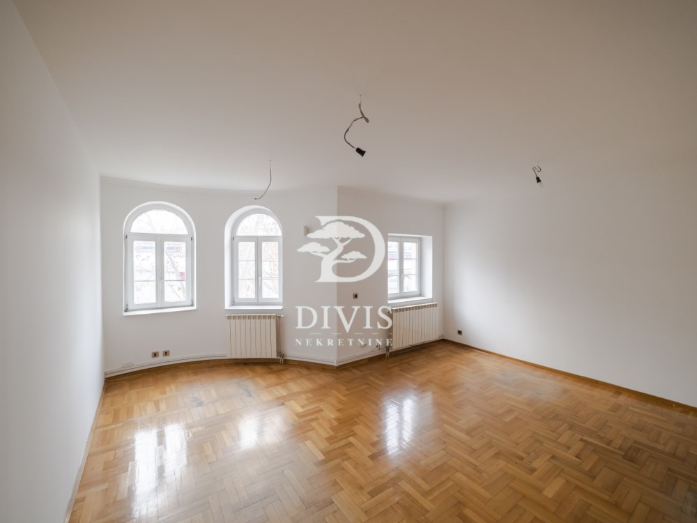 Ekskluzivna kuća kod Zvezdinog stadiona, 480m2