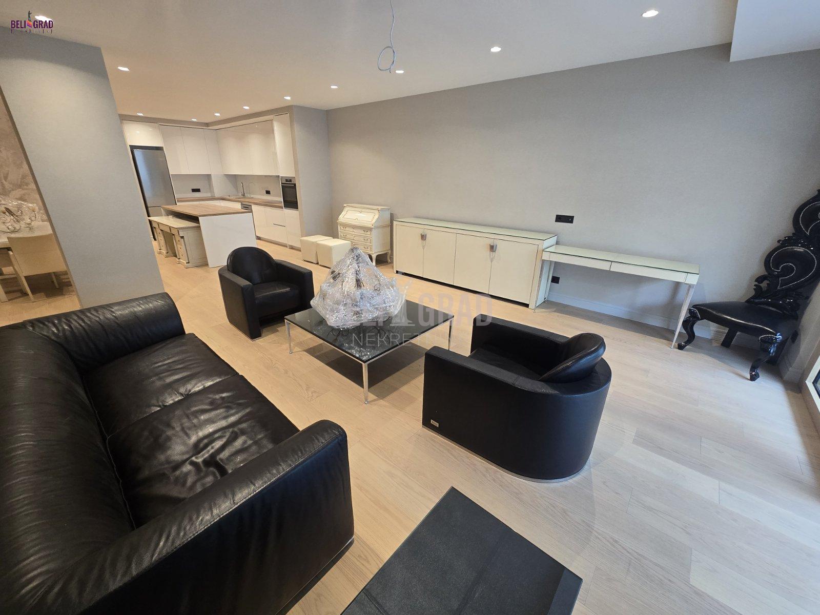 Cvetni trg, fantastičan stan