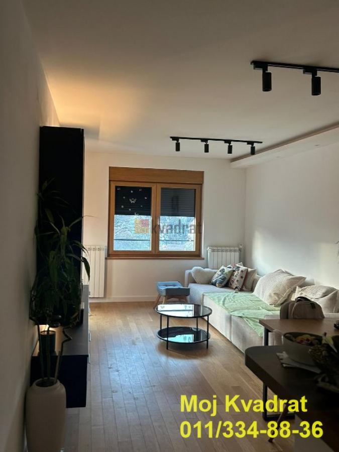 Zemun - Tošin bunar, 71m2 + GARAŽA