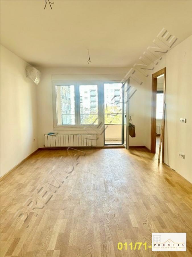 3.0 Vračar, Sime Igumanova, 74m2