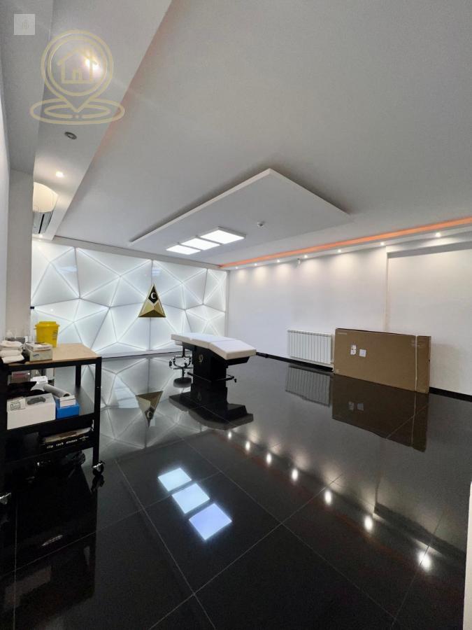 NA PRODAJU – VIŠENAMENSKI LOKAL SA DVORIŠTEM I DVA ULAZA