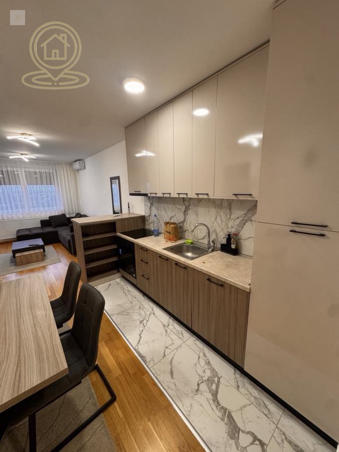 IZDAVANJE DVOSOBNOG STANA NOVO NASELJE | 47 M² | LUKS OPREMLJEN | LIFT | 5. SPRAT