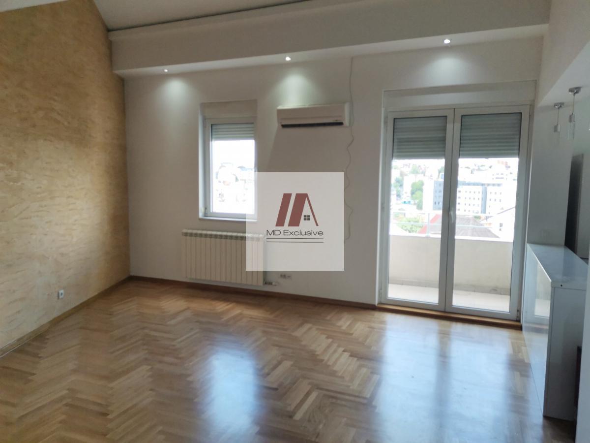 Prelep i komforan stan na Vozdovcu