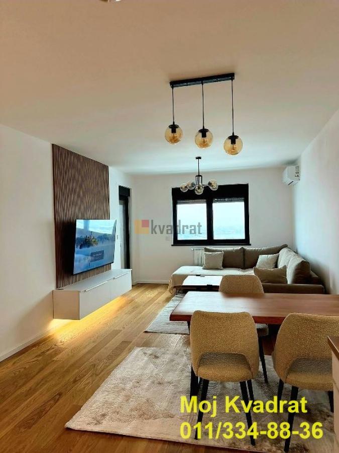 Palilula, Hala Pionir - Dragoslava Srejovića, 67m2