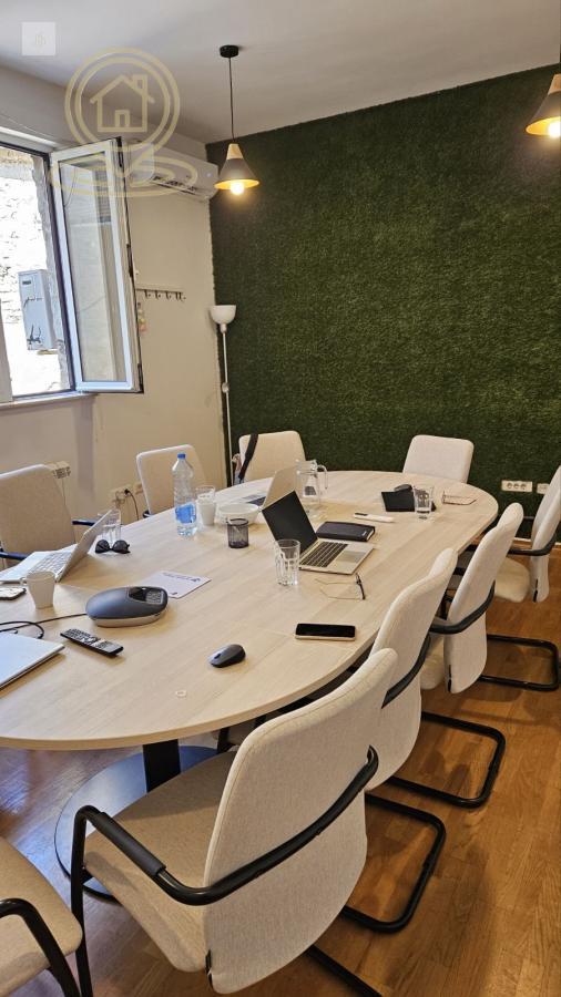 Izdavanje poslovnog prostora Terazije 200m2 – 6 kancelarija, odlična lokacija za kompanije i kancelarije