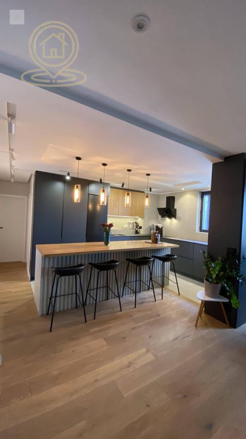 Na prodaju – Renoviran trosoban stan 75 m² (uknjižen na 68 m²) u zgradi od crvene fasadne cigle