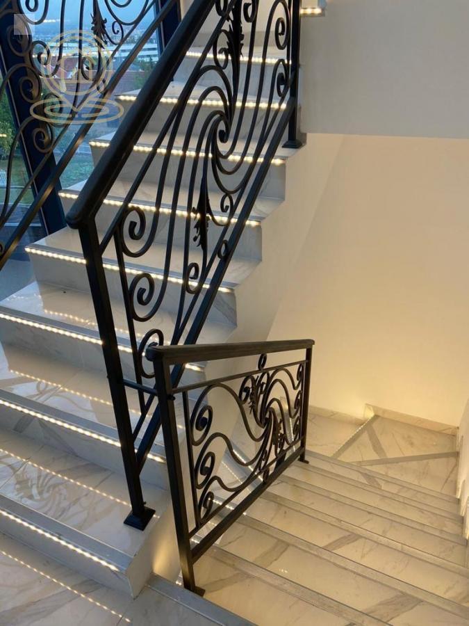 izdavanje trosobnog stana u Sremskoj Kamenici, naselje Tatarsko Brdo 100m2