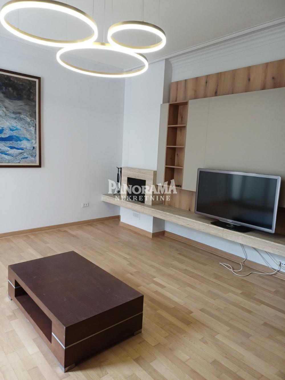 Porodična oaza na Vračaru,četvorosoban od 106m2 na 1 spratu,