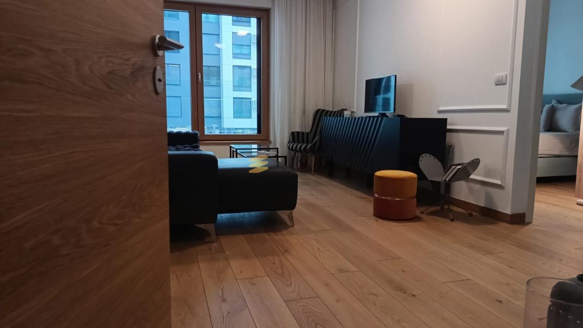 Luksuzan 2.0 stan u Zepterra