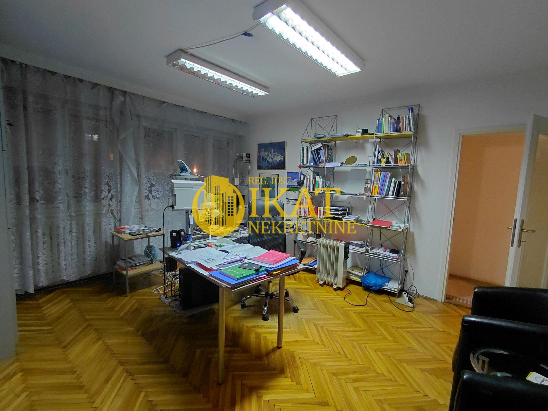 Novi Beograd, Blok 33, 68m2, 3.5, dobro pozicioniran stan ID