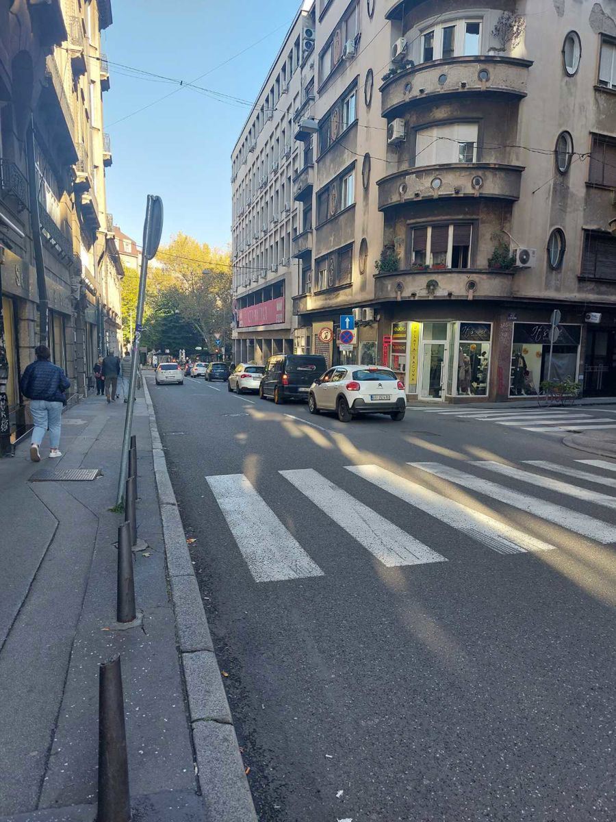 Stari grad, lokal sa velikim izlogom 47m2