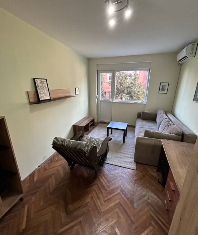 Izdavanje dvosobnog stana u ulici Milana Rakića, Zvezdara