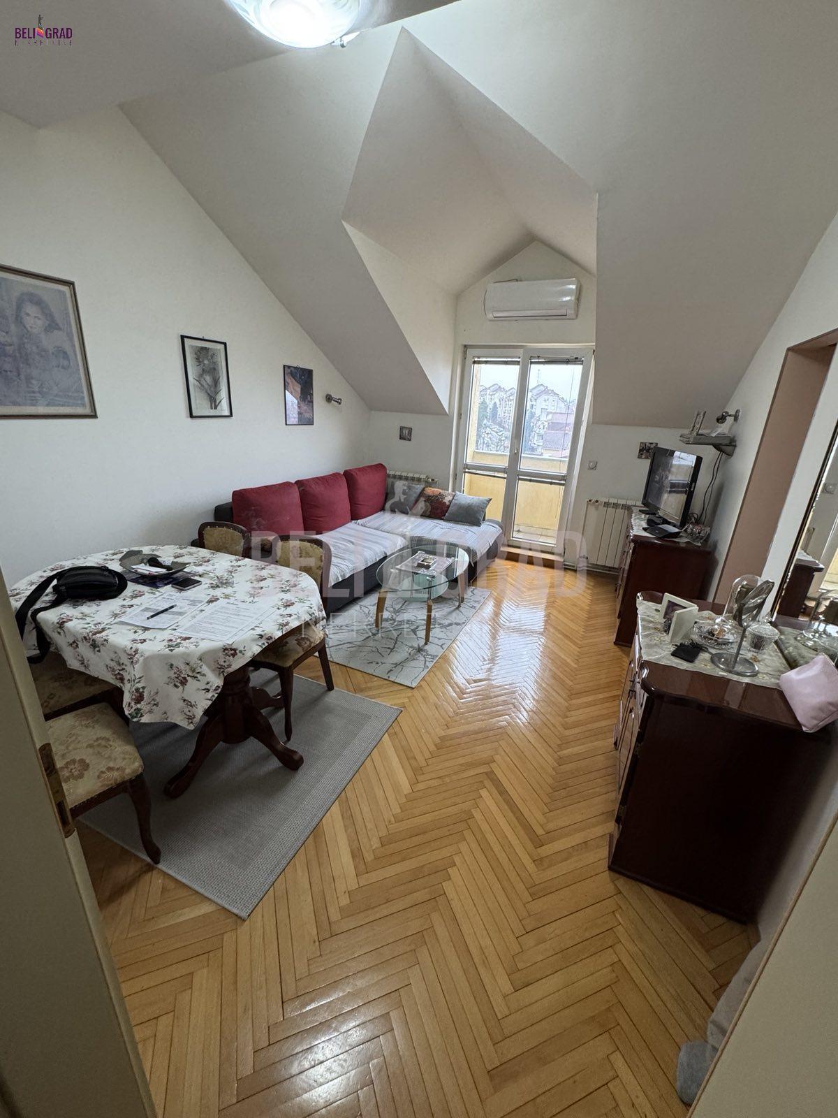 Banovo brdo, Petra Lekovića, duplex