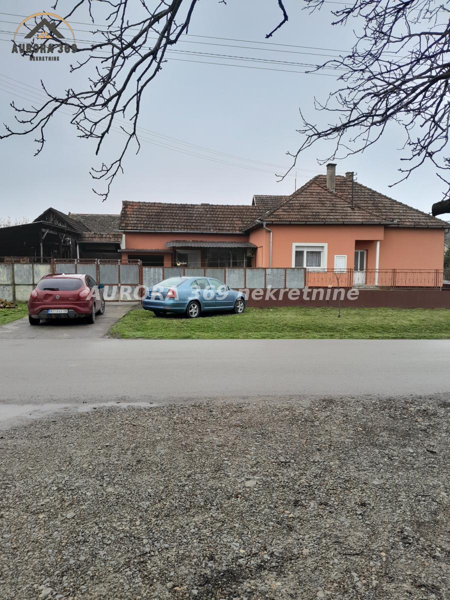 ODLIČNA KUĆA U BUDISAVI - NOVI SAD