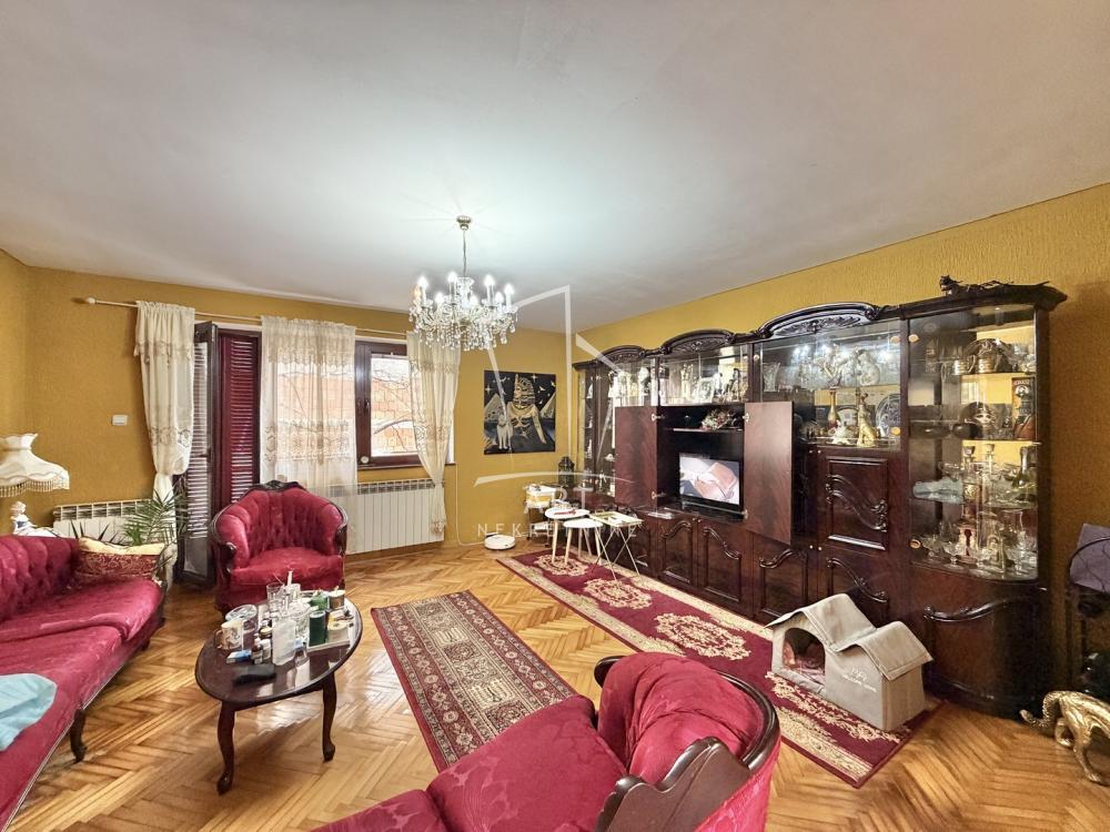 Učiteljska, mereno 570m2 ID#14148