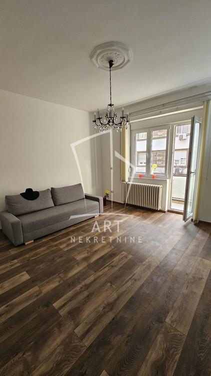 Odličan stan za poslovni prostor, mereno 60m2 ID#1416611