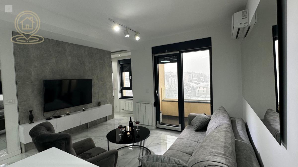 Izdaje se stan na Crvenom Krstu