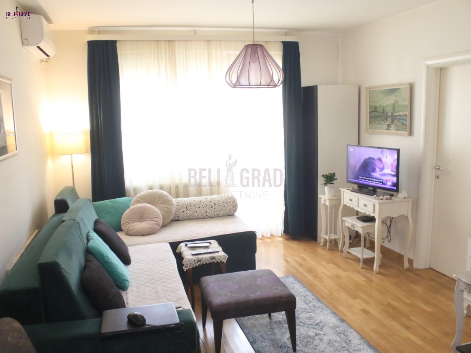 Izuzetan, dvostrano orijentisan stan