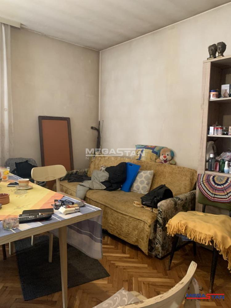 Porodična kuća u Mirijevu