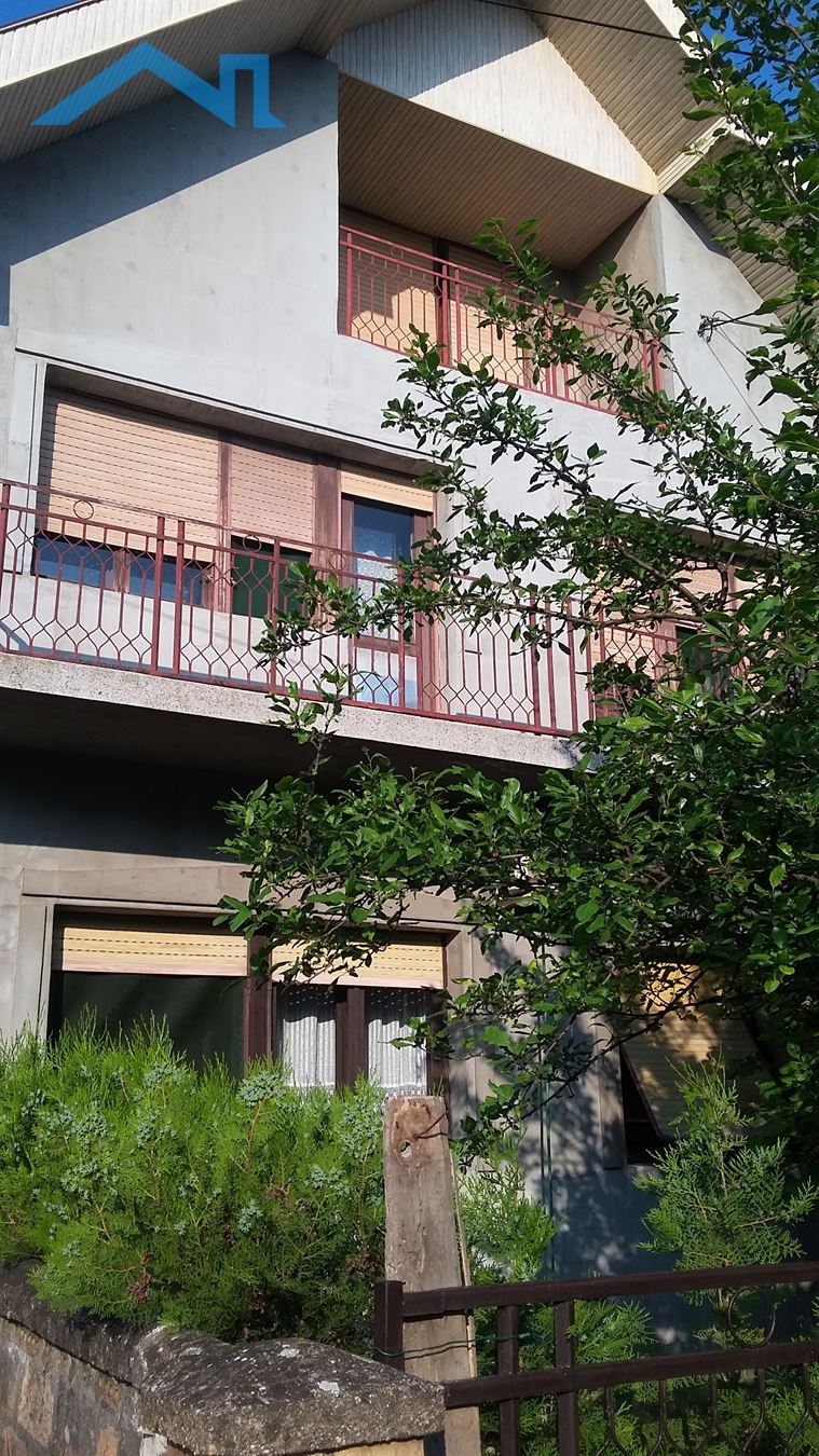 Kuća 280 m2, Inđija