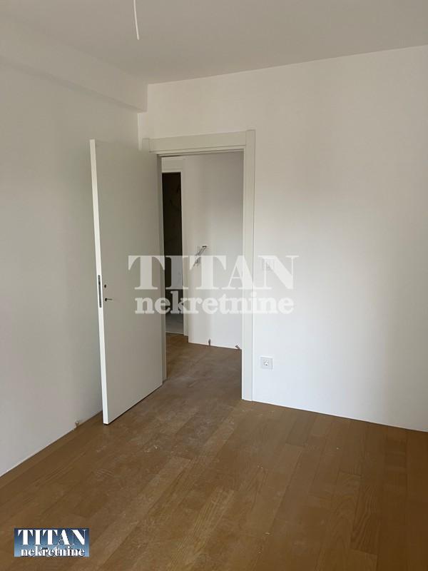 nov,moze kredit,lux,kao dva zasebna stana ID#5662