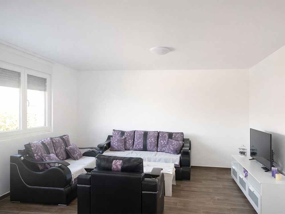 Prodaje se trosoban stan od 65m2 u Surčinu