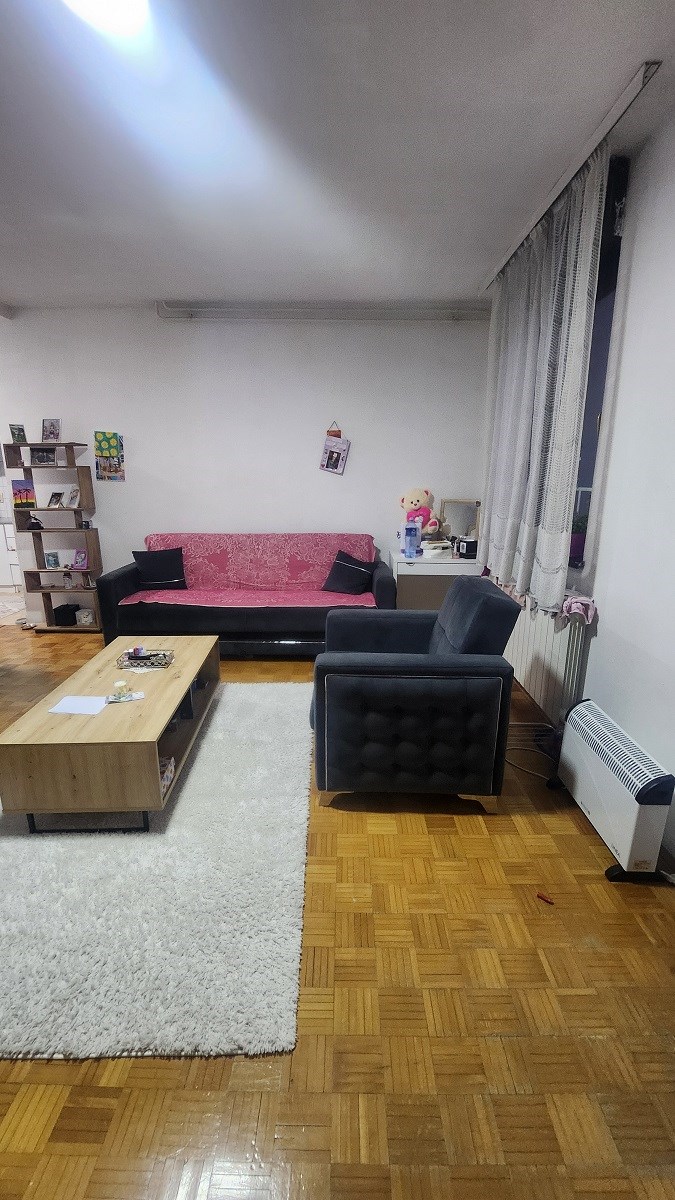 Prodaje se 2.0 stan na Zvezdari, kod Kluza, 63m2