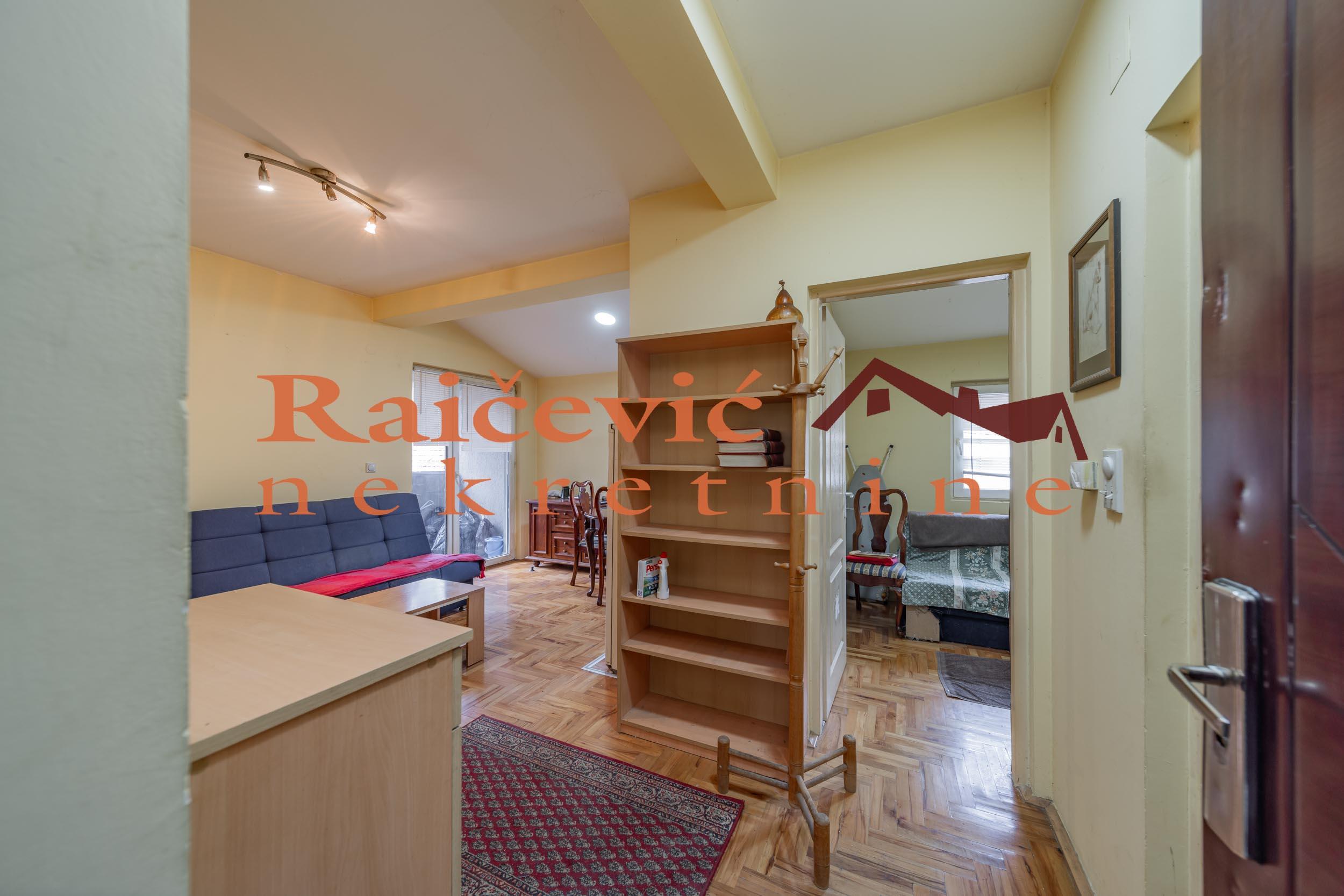 RAKOVICA KNEZEVAC 31m2 , T ,75000e