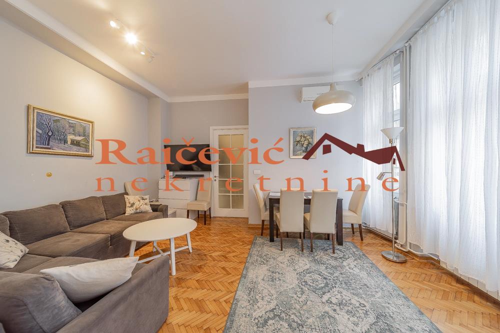 STARI GRAD CENTAR 65m2 , T ,900e