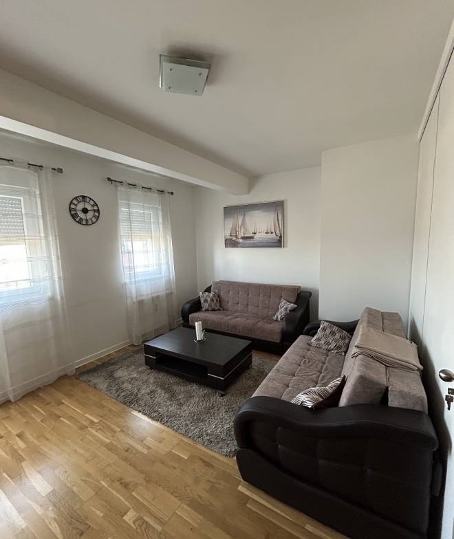 Trosoban stan za izdavanje u kompleksu Dunavske terase, 72m2