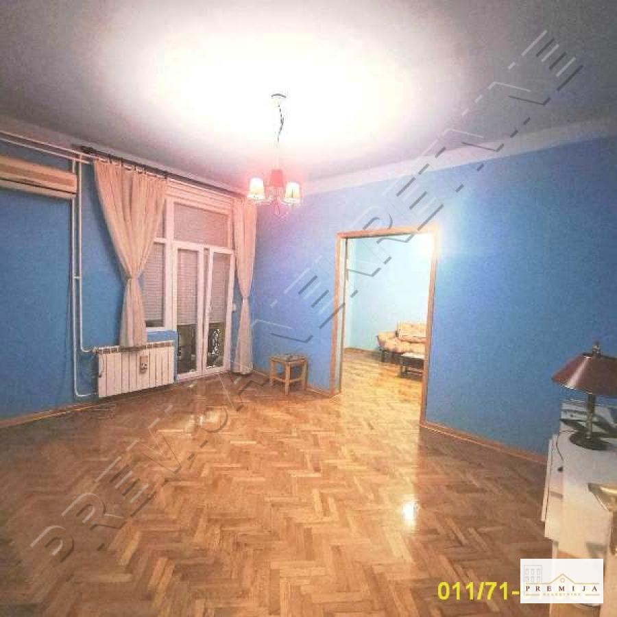 3.5, Pravni fakultet, Beogradska, 70m2