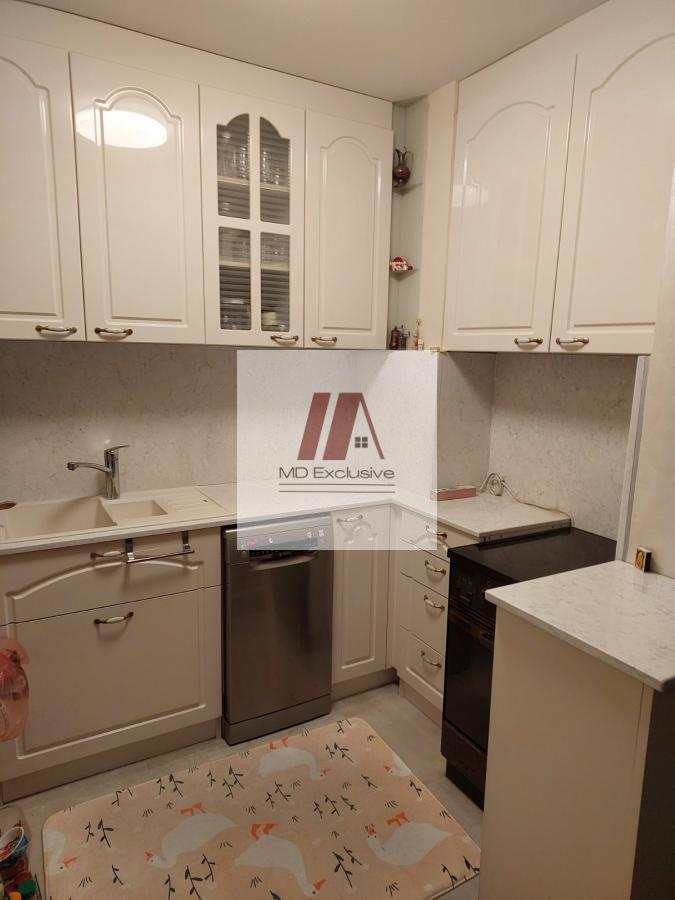 Dvosoban stan na Lekinom Brdu