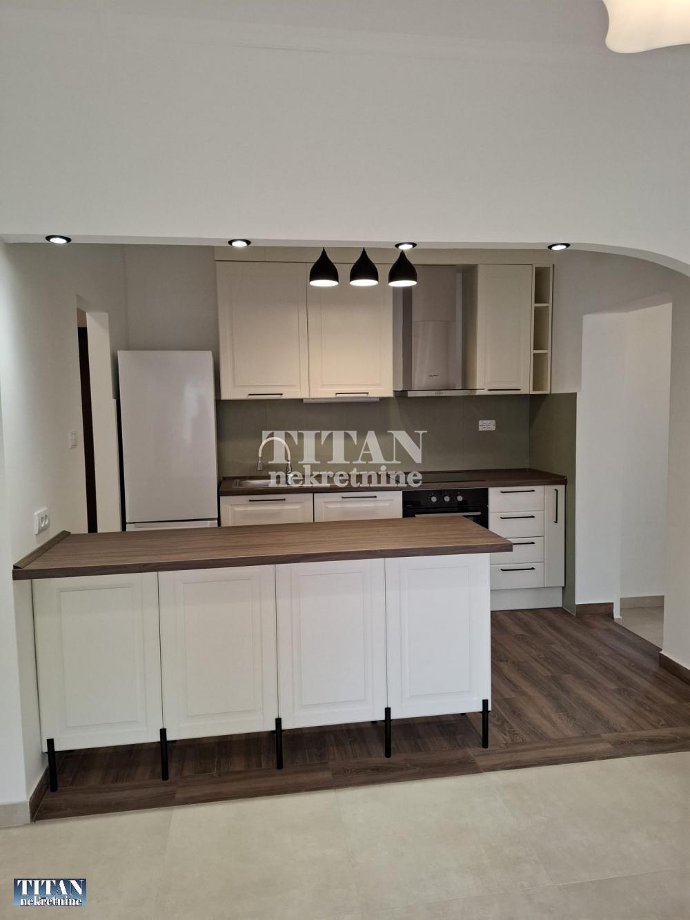 Strogi centar, izuzetan, odmah useljiv ID#5666