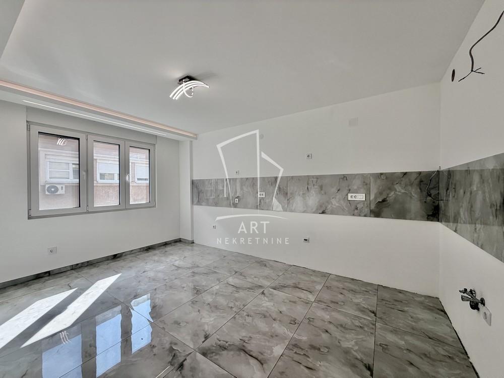 2.0 stan sa garažnim mestom ID#14365