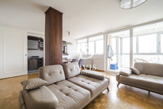 Renoviran 4.5 stan kod FDU, blok 28, 121m2, garaža