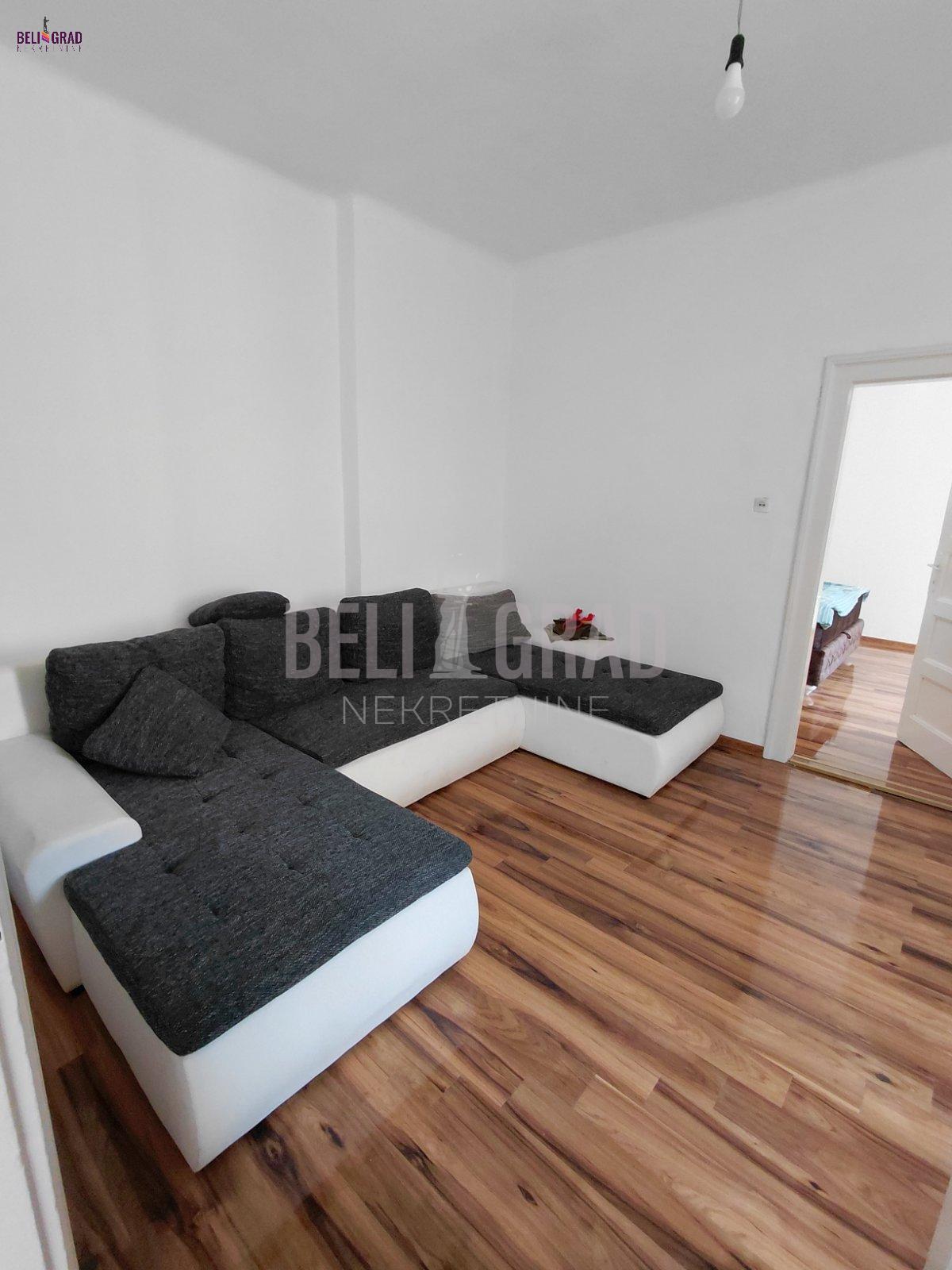 Vračar, Maksima Gorkog, salonski